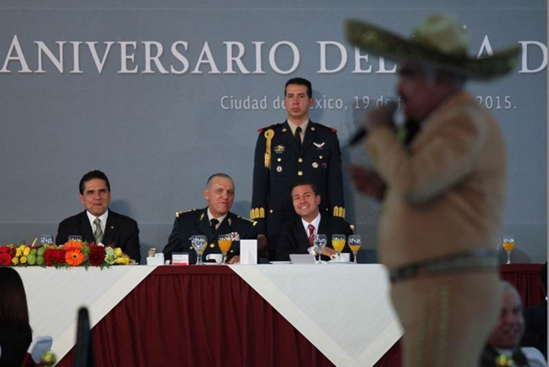 vicente-fernadez-campo-marte-celebracion-ejercito-movil